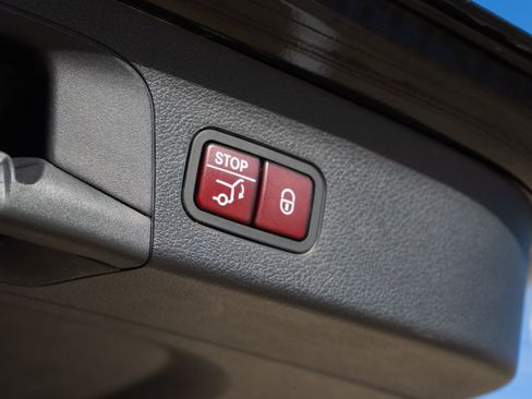 Used 2022 Mercedes-Benz GLS 450 4MATIC image 27