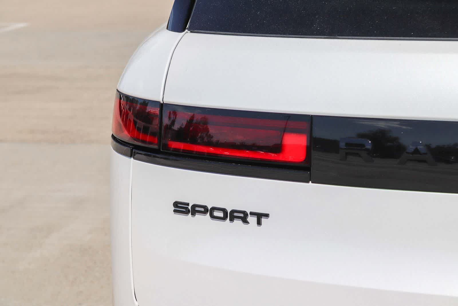 New 2026 Land Rover Range Rover Sport Dynamic SE AWD/4WD image 7