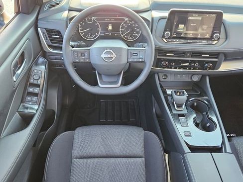 Used 2026 Nissan Rogue SV image 7