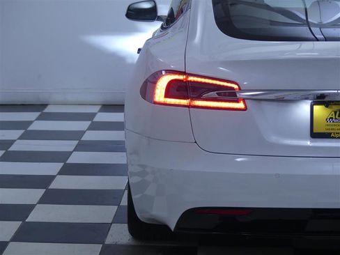 Used 2019 Tesla Model S Standard Range image 27