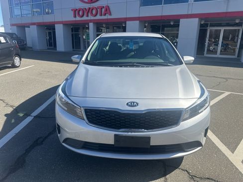 Used 2017 Kia Forte LX image 1