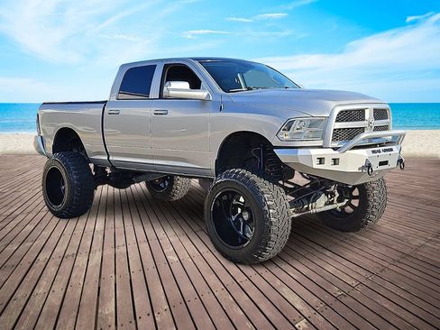 Used 2014 RAM 2500 Tradesman w/ Chrome Appearance Group AWD/4WD image 3