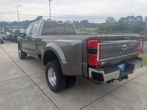 Used 2023 Ford F350 Lariat w/ Lariat Ultimate Package image 5