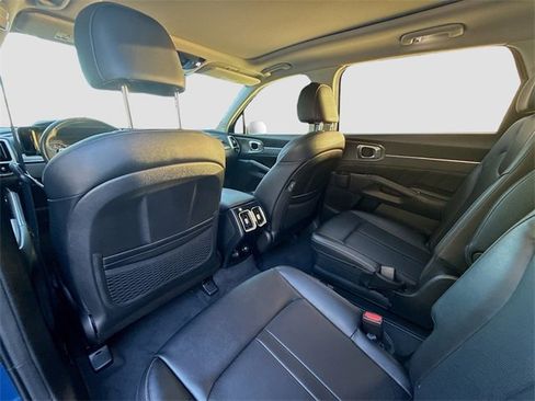 Used 2022 Kia Sorento SX image 26