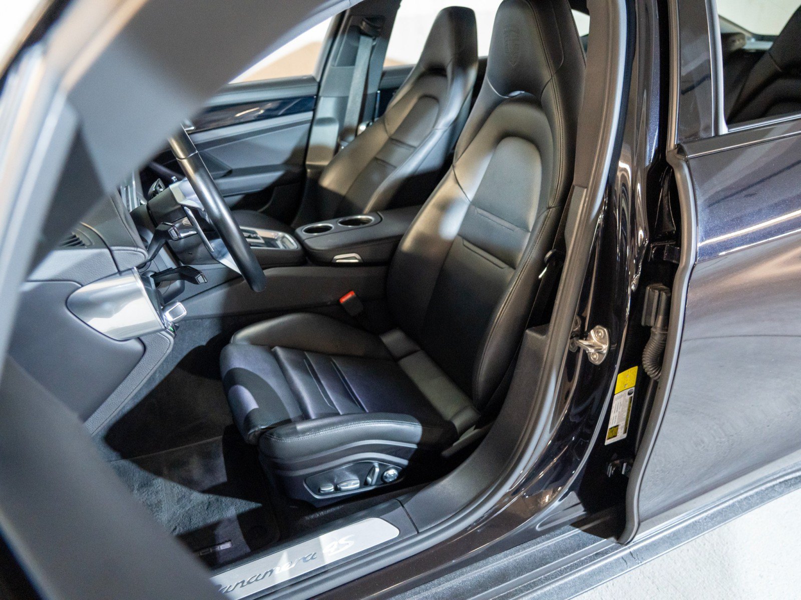 Certified 2020 Porsche Panamera 4S AWD/4WD image 5