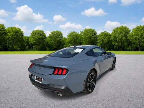 Used 2024 Ford Mustang Coupe RWD image 4