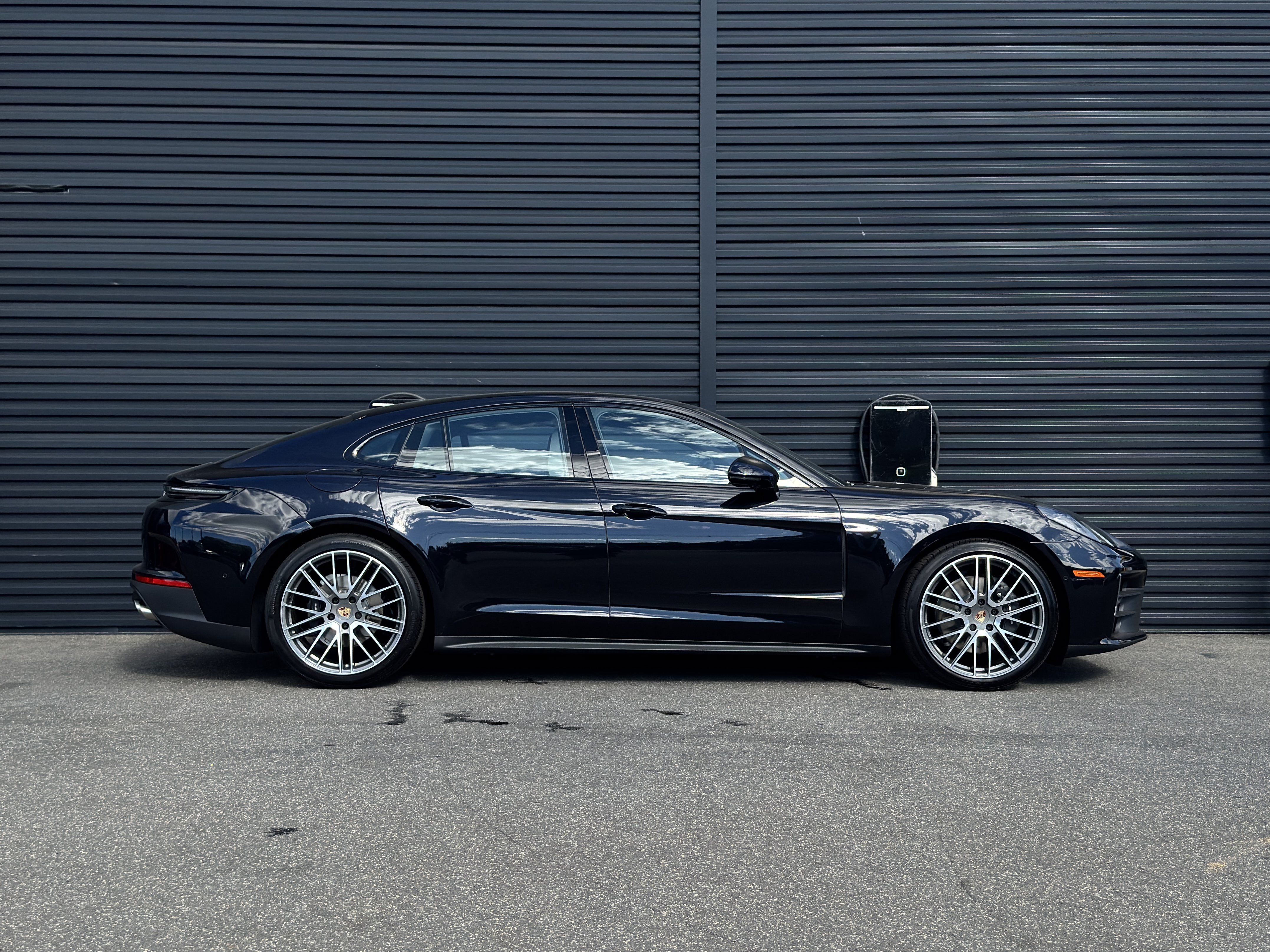 Certified 2025 Porsche Panamera 4 AWD/4WD image 9