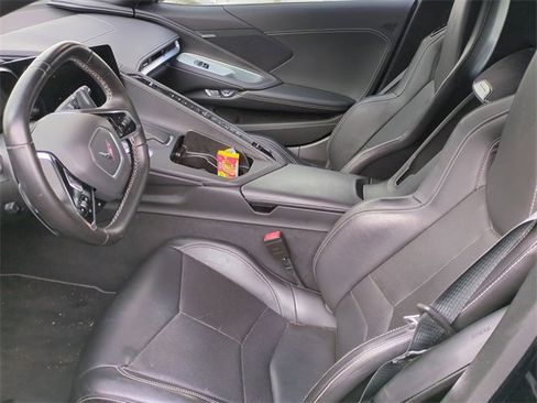 Used 2021 Chevrolet Corvette Stingray Coupe w/ Z51 Performance Package image 9