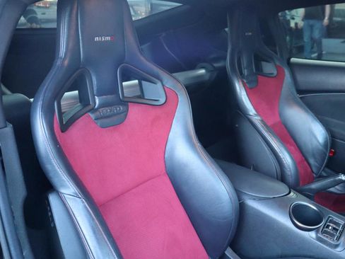 Used 2020 Nissan 370Z NISMO image 29