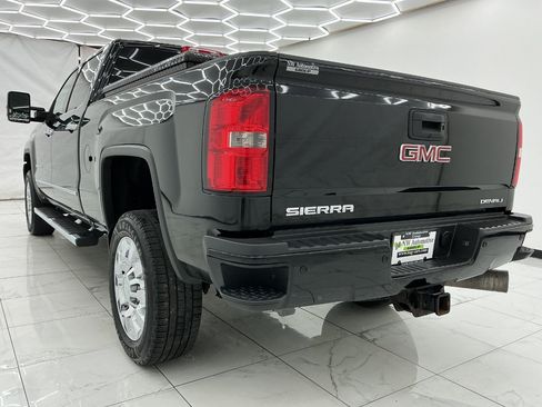 Used 2016 GMC Sierra 2500 Denali w/ Duramax Plus Package AWD/4WD image 10