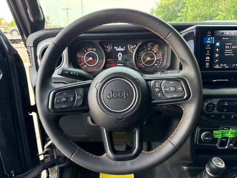 Used 2024 Jeep Wrangler Sport S image 14