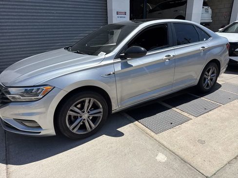 Used 2019 Volkswagen Jetta R-Line image 3