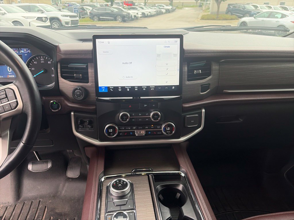 Used 2023 Ford Expedition Limited AWD/4WD image 12