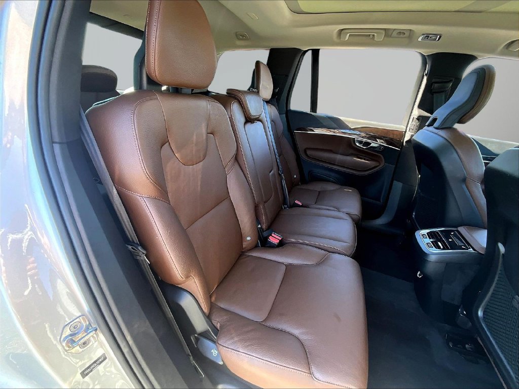 Used 2019 Volvo XC90 T6 Momentum AWD/4WD image 27