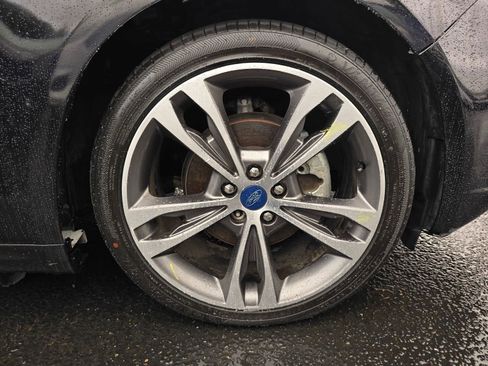 Used 2020 Ford Fusion Titanium image 9