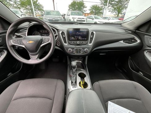 Used 2022 Chevrolet Malibu LT FWD image 7