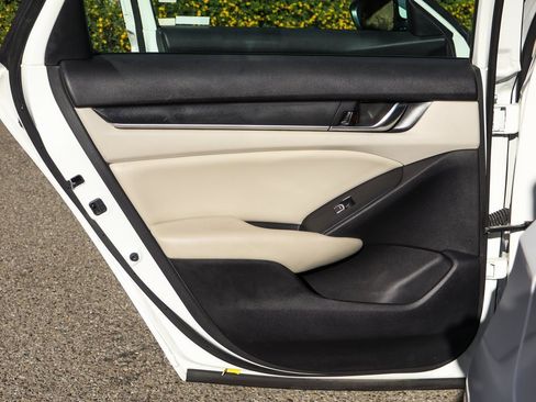 Used 2019 Honda Accord LX image 32