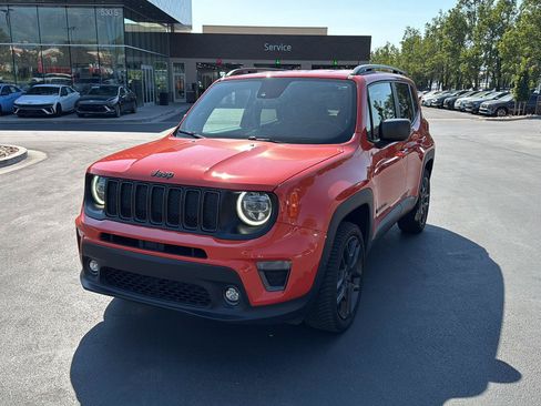 Used 2021 Jeep Renegade Latitude w/ Luxury Group II AWD/4WD image 12