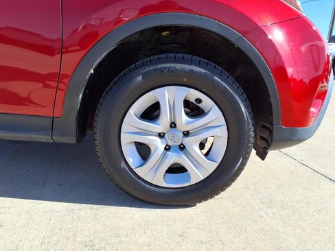 Used 2015 Toyota RAV4 LE FWD image 10