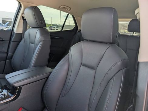 Used 2023 Buick Envision Essence FWD image 10