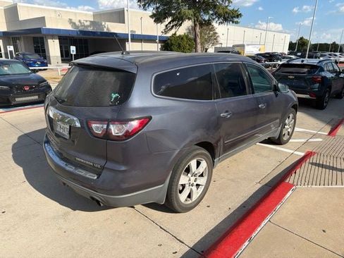 Used 2013 Chevrolet Traverse LTZ FWD image 7