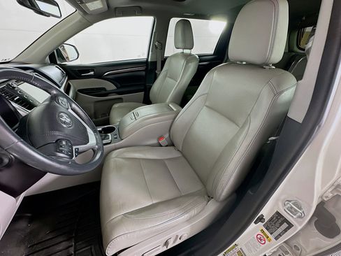 Used 2016 Toyota Highlander Limited image 13