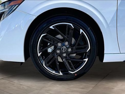 New 2027 Nissan Sentra SR FWD image 12