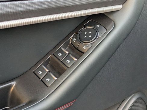 Used 2025 Ford Explorer ST-Line image 12