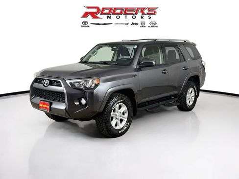 Used 2015 Toyota 4Runner SR5 w/ Four Season Floor Mat Package AWD/4WD image 8