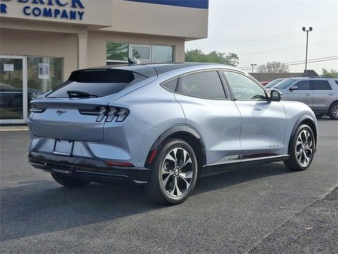 Used 2022 Ford Mustang Mach-E Premium image 6