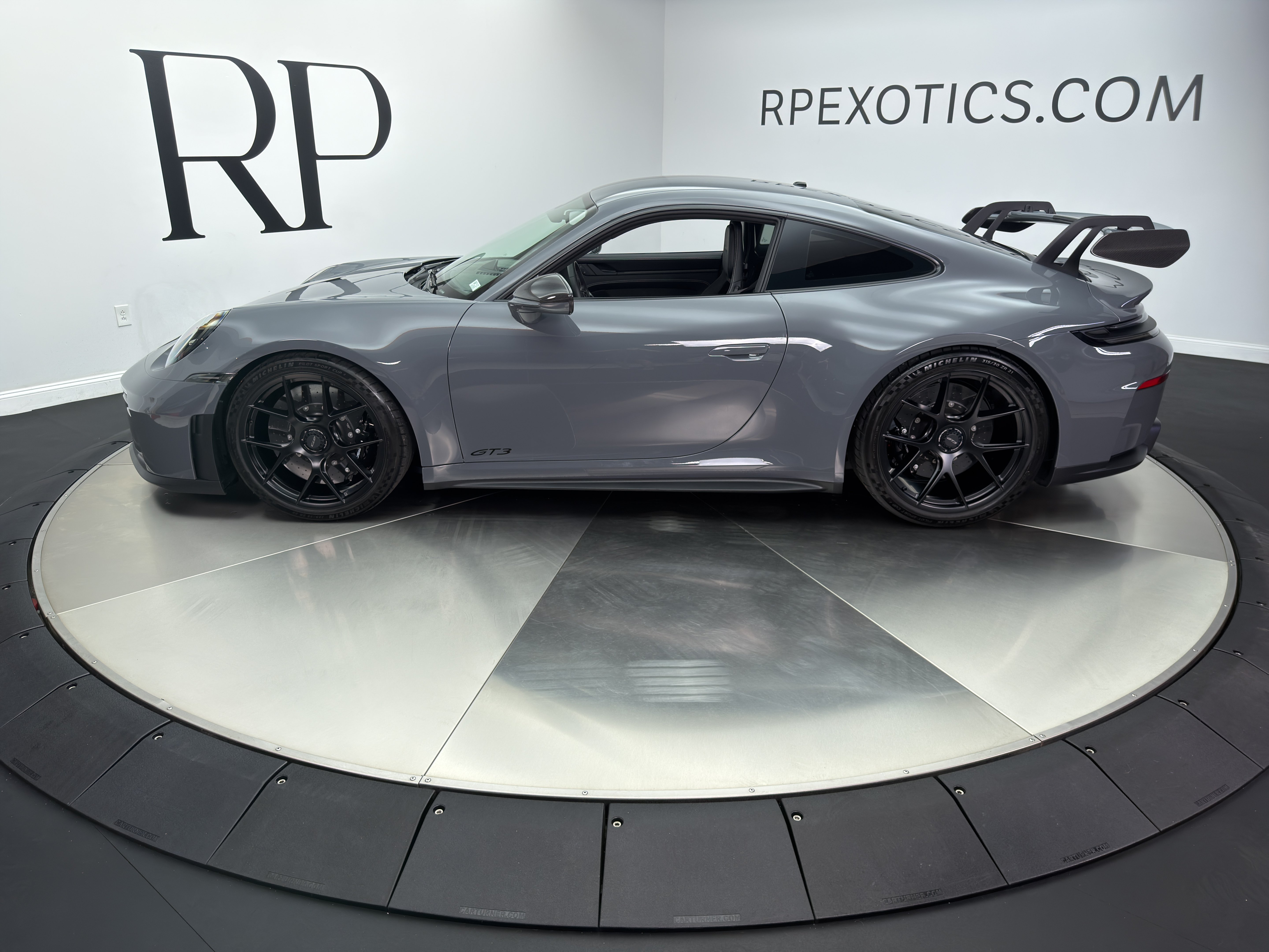 Used 2026 Porsche 911 GT3 RWD image 3