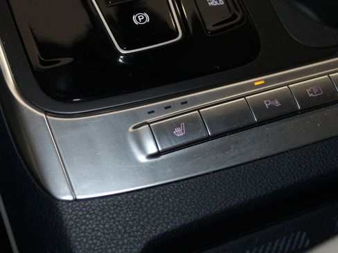 Used 2025 Kia Carnival EX image 54