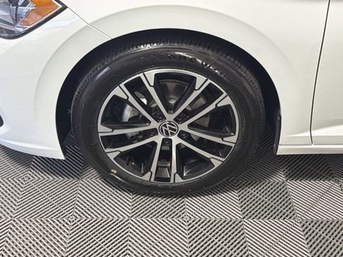 Used 2023 Volkswagen Jetta Sport image 12