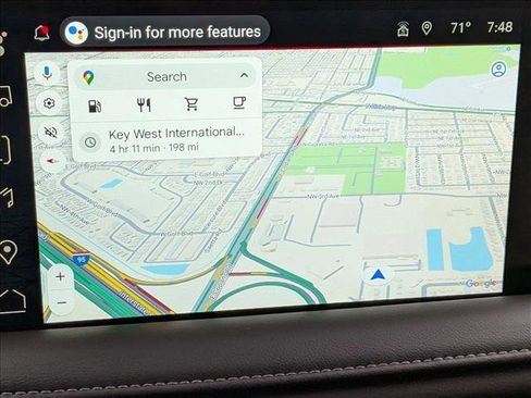 Used 2024 GMC Yukon SLT w/ SLT Luxury Package image 12