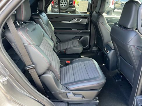 New 2026 Ford Explorer ST-Line w/ ST-Line Street Pack RWD image 17