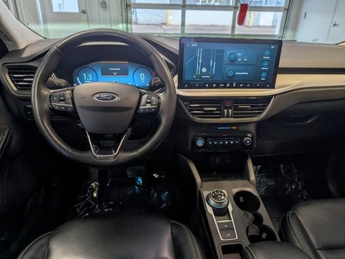 Certified 2024 Ford Escape Platinum AWD/4WD image 17