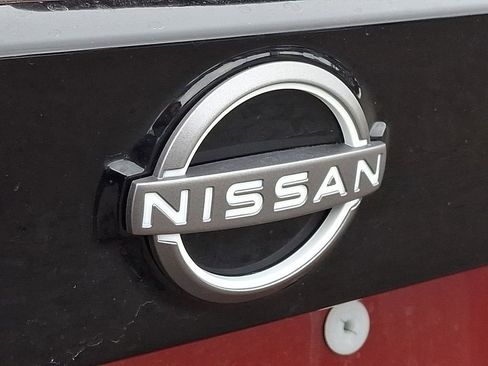Certified 2025 Nissan Kicks SV image 30