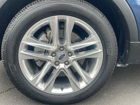 Used 2017 Ford Explorer Limited w/ Equipment Group 301A image 9