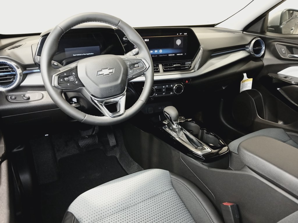 Used 2026 Chevrolet Trax LT w/ Driver Confidence Package FWD image 9