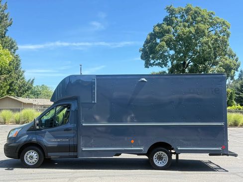 Used 2021 Ford Transit 350 DRW RWD image 2