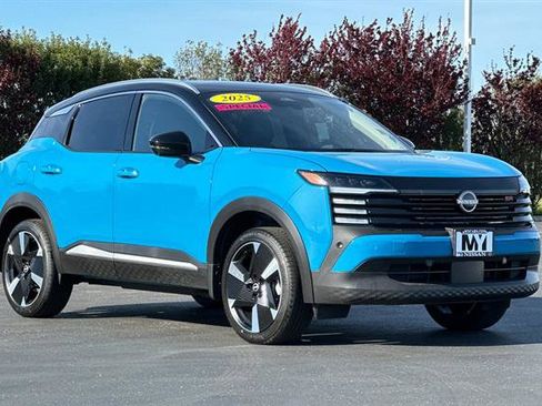 New 2025 Nissan Kicks SR w/ SR Premium Package image 2