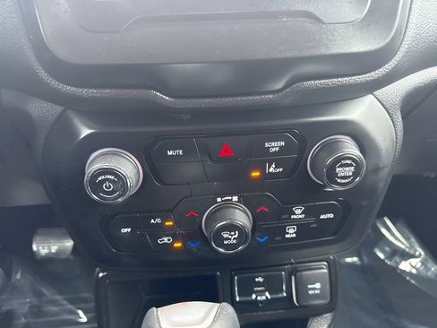 Used 2021 Jeep Renegade Sport FWD image 10