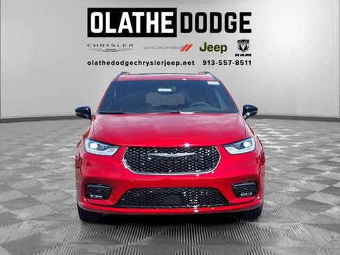 New 2026 Chrysler Pacifica Limited w/ S Appearance Package image 27