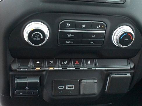 Used 2024 GMC Sierra 1500 Pro w/ Graphite Edition image 29