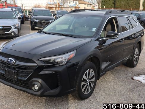 Used 2023 Subaru Outback Premium image 8