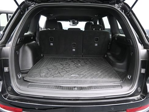 Used 2024 Jeep Grand Cherokee Laredo w/ MOPAR Finishing Package AWD/4WD image 25