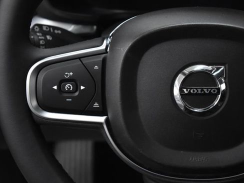 Used 2025 Volvo S60 B5 Core image 40