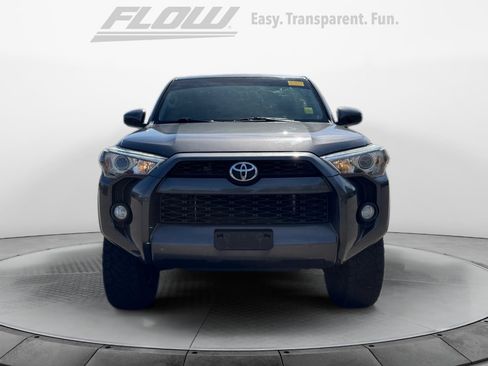 Used 2018 Toyota 4Runner SR5 AWD/4WD image 2