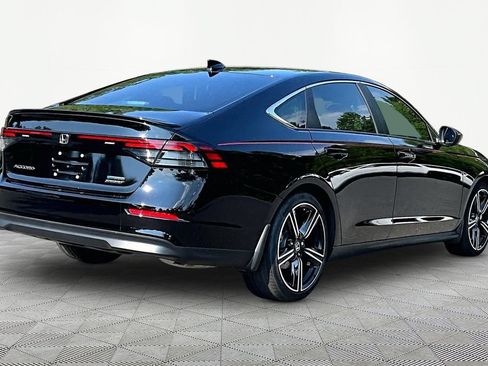 Used 2025 Honda Accord Sport image 6