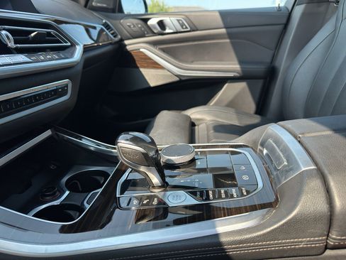Used 2019 BMW X5 xDrive50i w/ M Sport Package AWD/4WD image 18